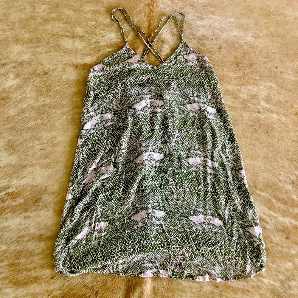 Acacia dress like new